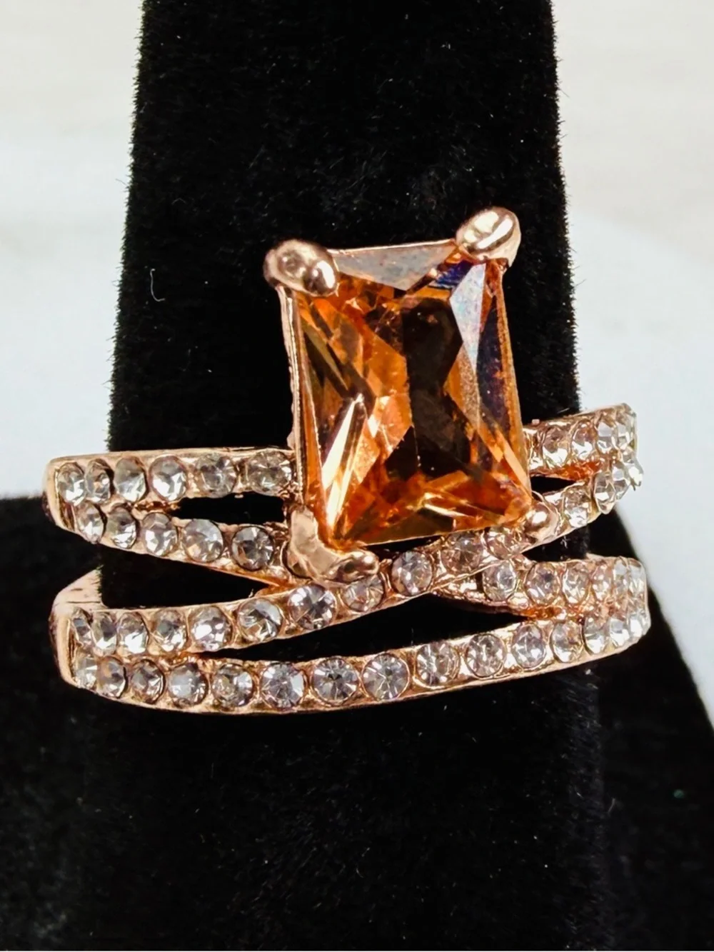 Beautiful rose gold clear and Amber tone bling crisscross size 5 statement ring